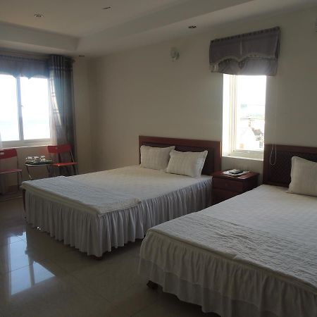 Ngan Ha Hotel Dong Hoi Exterior photo