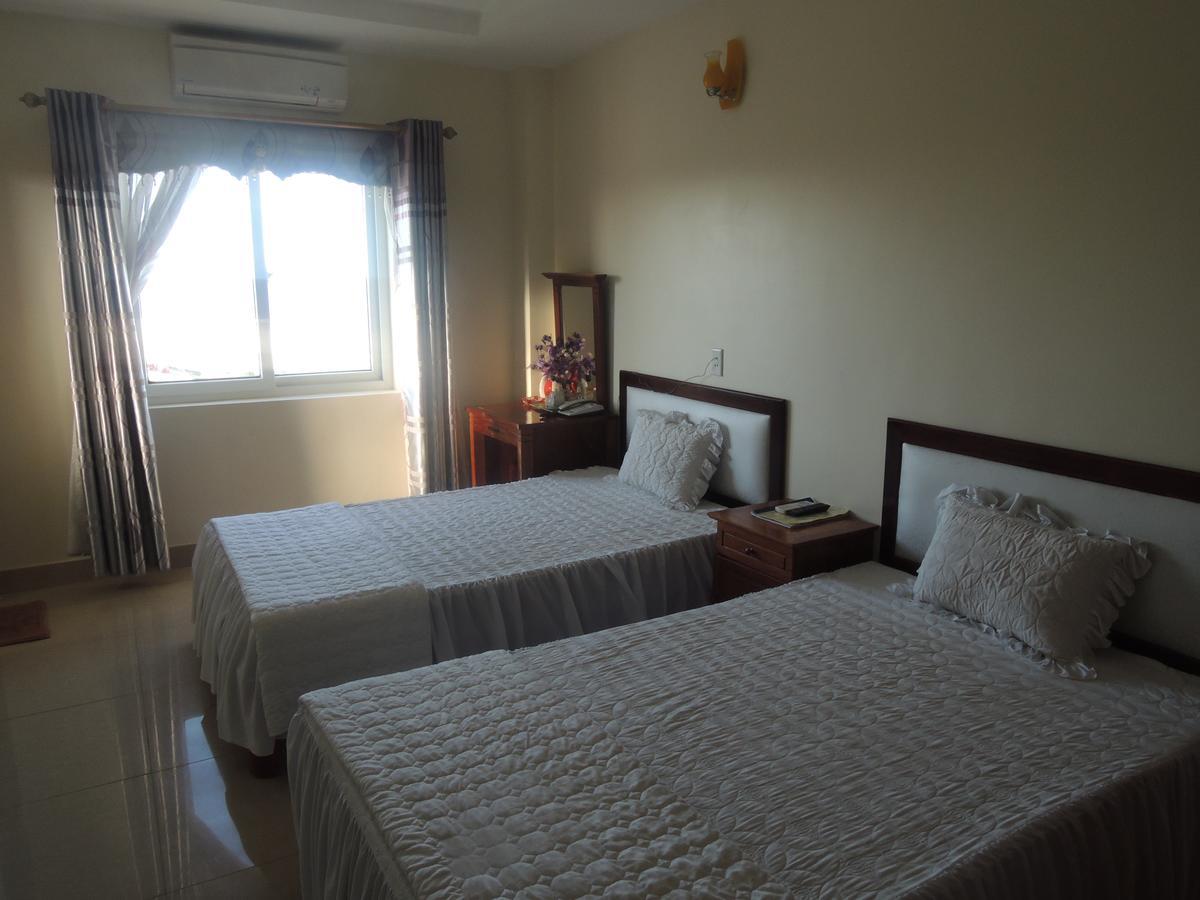 Ngan Ha Hotel Dong Hoi Exterior photo