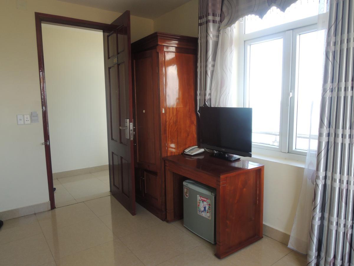 Ngan Ha Hotel Dong Hoi Exterior photo