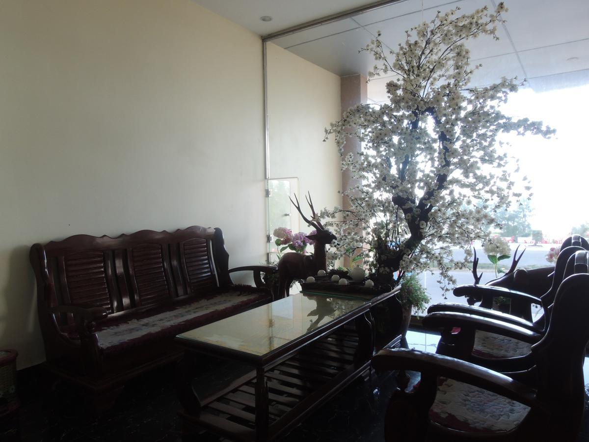Ngan Ha Hotel Dong Hoi Exterior photo